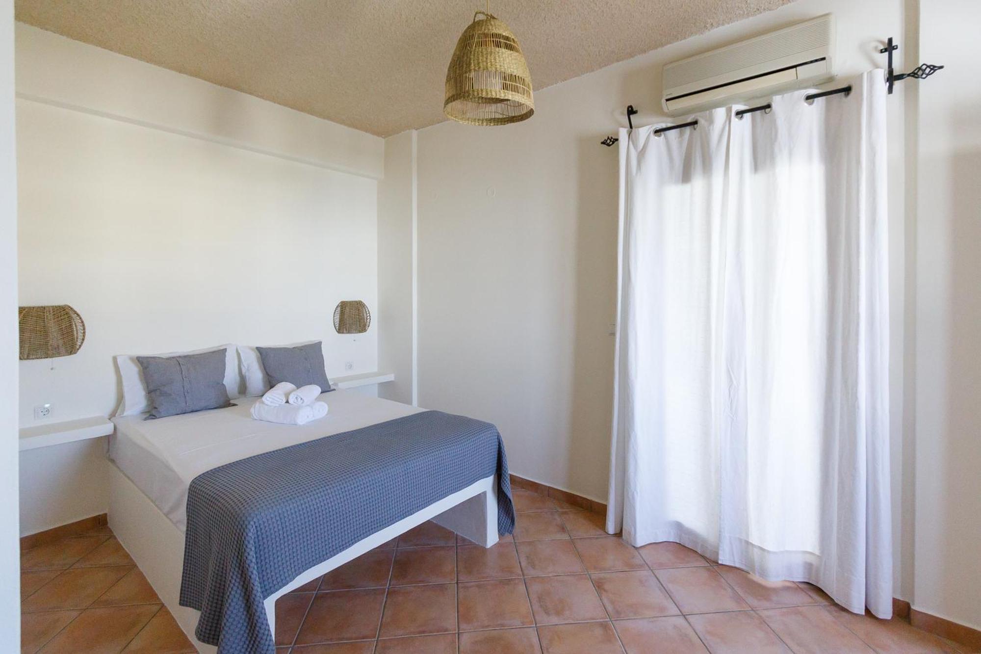 Aparthotel Ligaries à Kini Extérieur photo